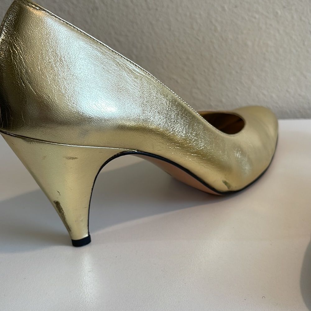 SALVATORE FERRAGAMO GOLD PUMPS VINTAGE - Picture 11 of 15